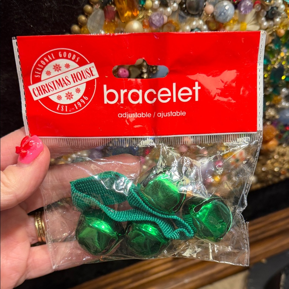Christmas House Green Jingle Bell Bracelet